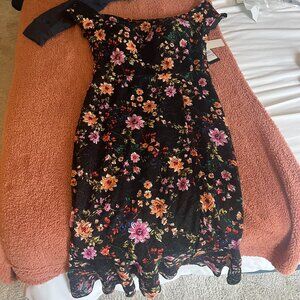 Never Worn Guess Midi Dress